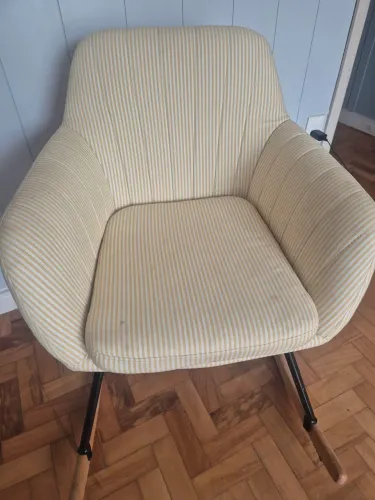 Cadeira balanço listrada