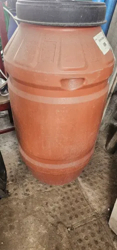 Tonel plástico 