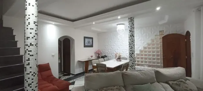 Excelente Sobrado com 3 Dormitórios e Terraço | Residencial Cambuí
