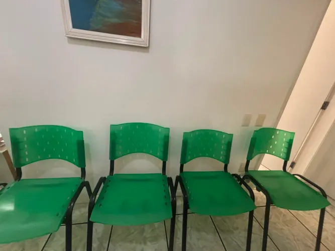 cadeiras resistentes a unidade