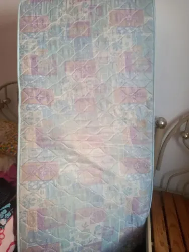 Colchão solteiro usado