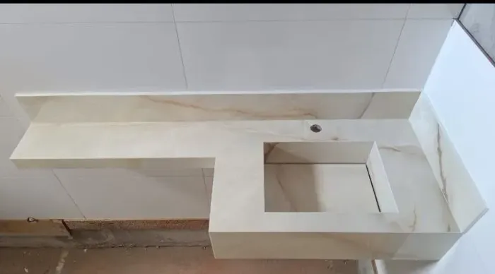 Pia em porcelanato