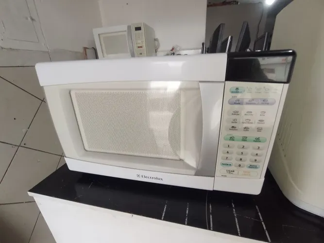 Microondas Electrolux 31Litros/ Retirar em Santa Maria
