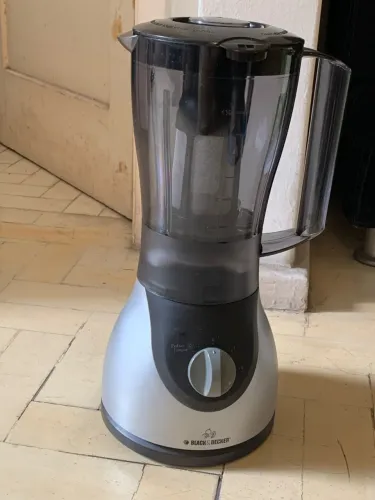 Liquidificador Black & Decker mod. LF890P sem uso