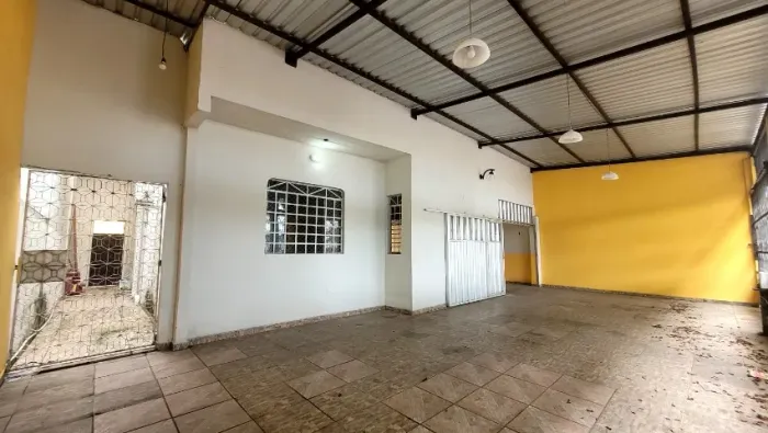 Vendo ou Alugo Casa 471m² c/ 5 quartos (sendo 3 suítes) no Conjunto Dom Pedro 2
