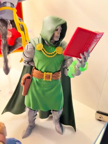 Doutor Destino Marvel legends