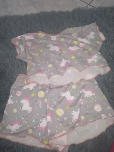 Vende-se pijama para crianças novo