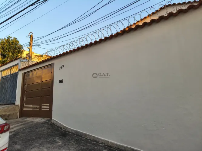 Casa para locação no Jardim Simus, Sorocaba-SP: 2 quartos, 2 salas, 1 banheiro, 5 vagas de