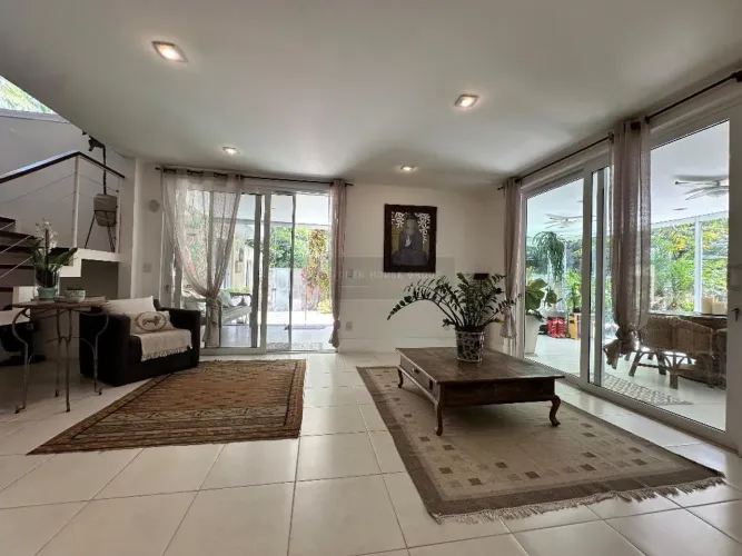 Open House vende casa duplex com 4 quartos em Itacoatiara!!!