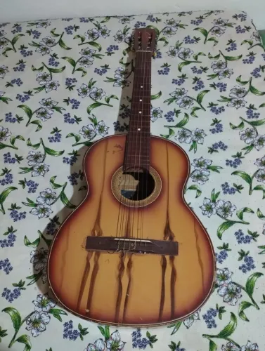Violão usado