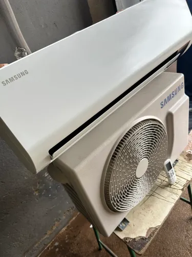 Central Samsung Inverter 12 mil Btus