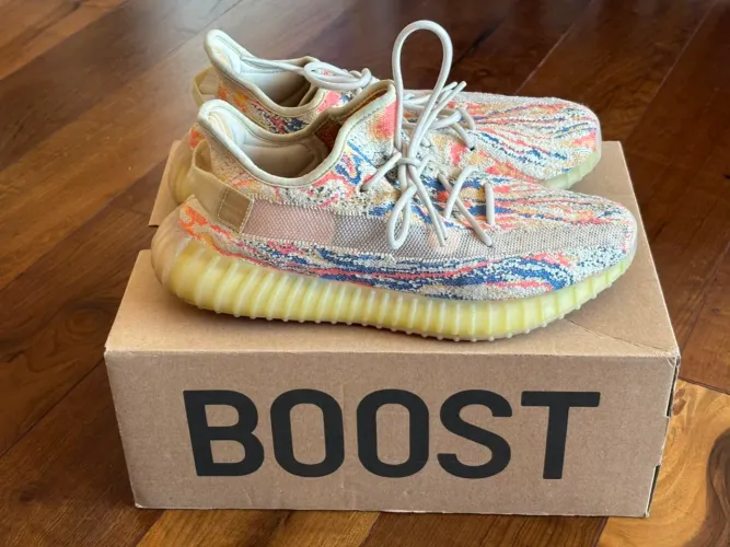 Tênis Adidas Yeezy Boost 350 V2