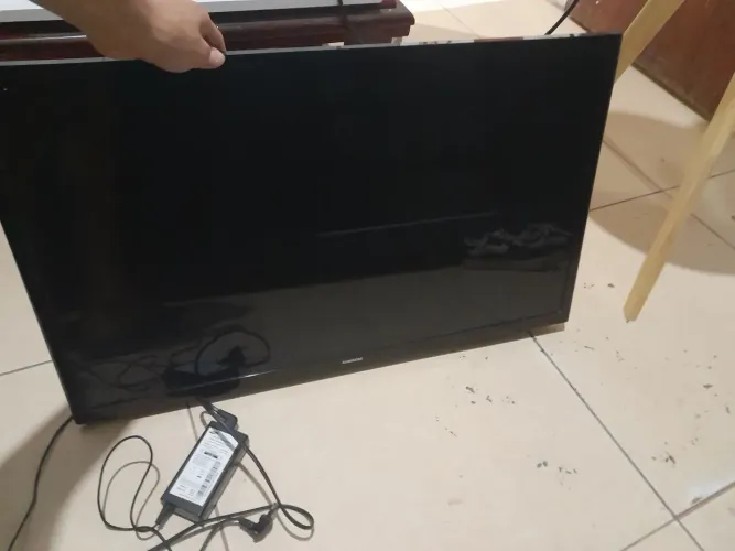 Tv 39 polegadas sansung não smart, aceito trocas e valor negociável 
