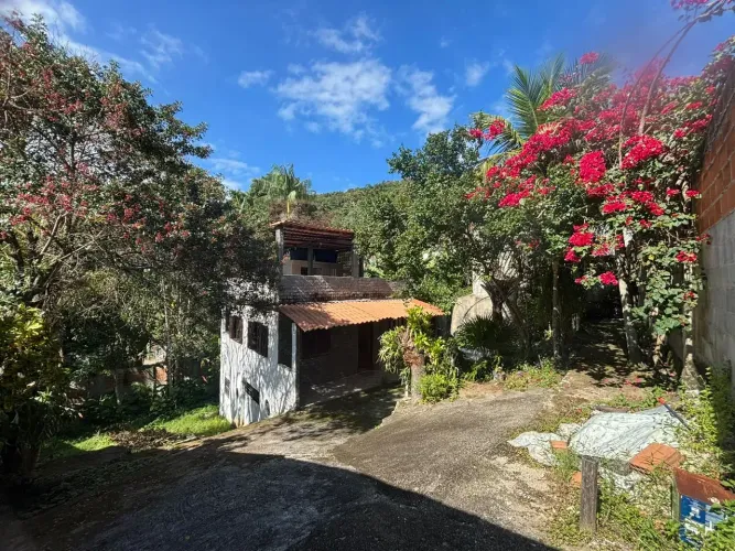 Casa para venda em Barra de Guaratiba,  Ampla com Terraço do Tamanho da Casa e Suíte.