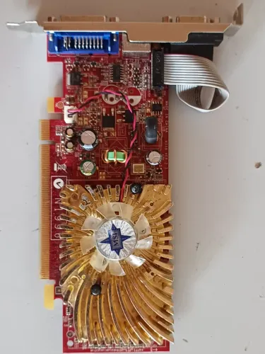 Placa de Vídeo MSI GeForce GT 210 512MB - VGA / DVI 