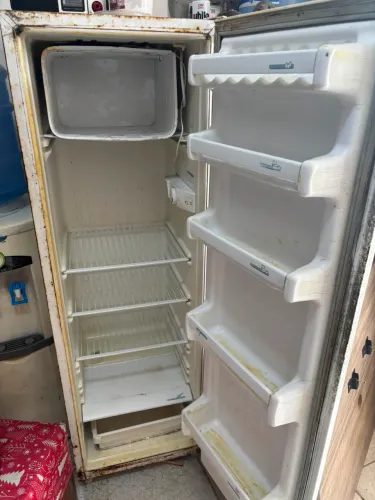 Geladeira cônsul usada