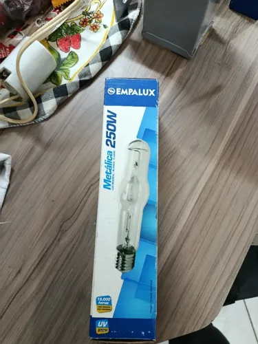 Lâmpada Vapor Metal 250w 5000k Luz Branca Empalux Cor da luz Branco-neutro