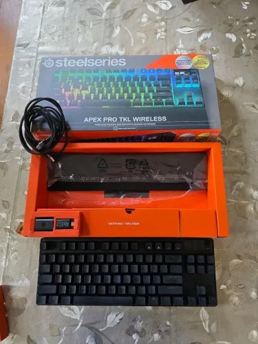 Teclado Steelseries Apex Pro TKL Wireless