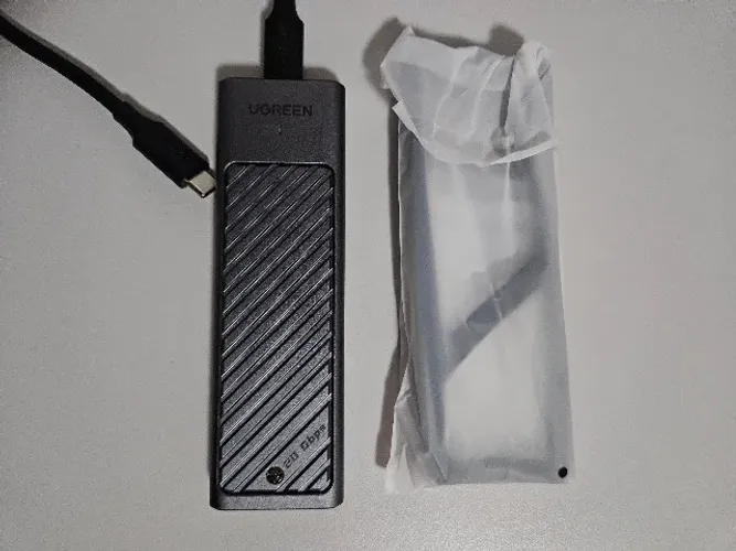Case UGREEN para SSD M.2 NVMe/SATA 20Gbps USB-C 3.2 Gen2