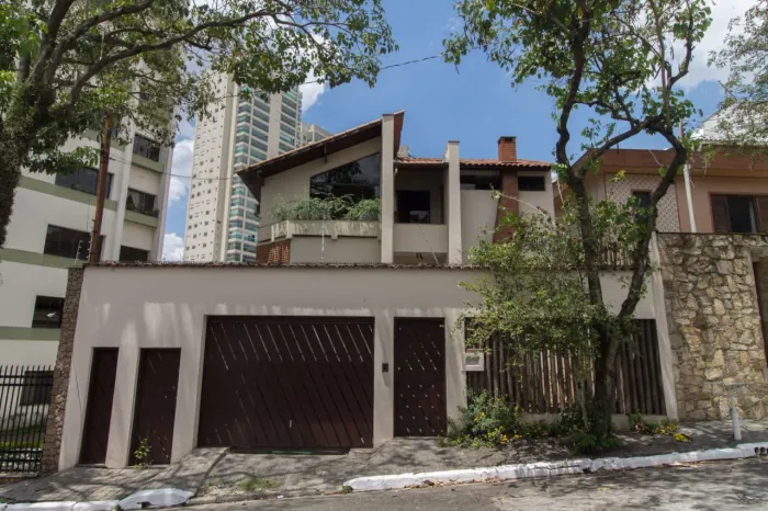 Casa comercial na Rua Pedro Nolasco da Cunha, 173 436 m²