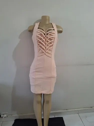 Vestido justo feminino creme