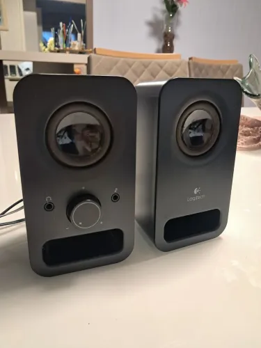 Caixa de Som Multimídia Logitech Z150