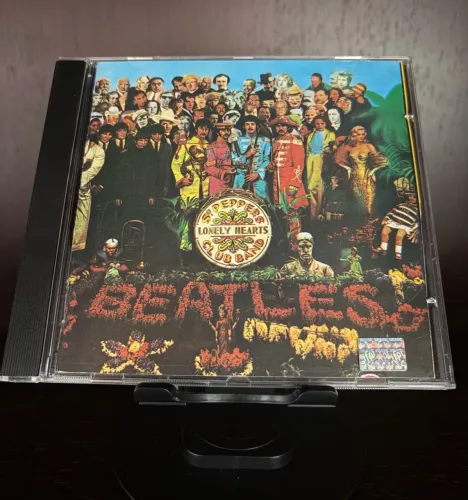 CD - The Beatles - Sgt. Pepper's Lonely Hearts Club Band