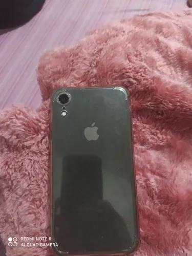 Vendo celular iPhone XR em perfeito estado , tudo certo sem nem um defeito.