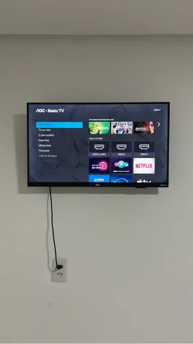 TV AOC Roku 32" HD Smart - R$600