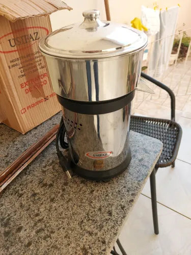 Espremedor de laranja industrial 