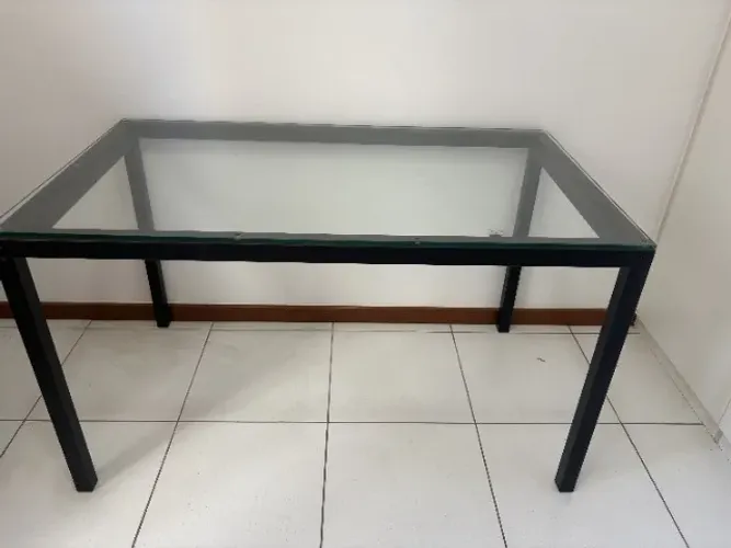 Mesa retangular de vidro para jantar, escritório ou estudos - 75x75x1,30