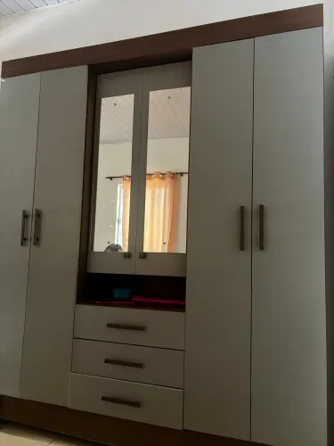 Guarda Roupa 6 Portas