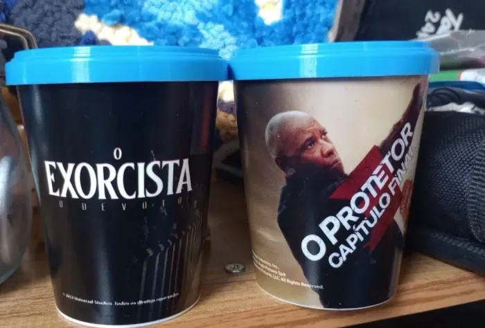 Kit 2 Copos Pequenos Colecionáveis Cinema - O Exorcista e O Protetor