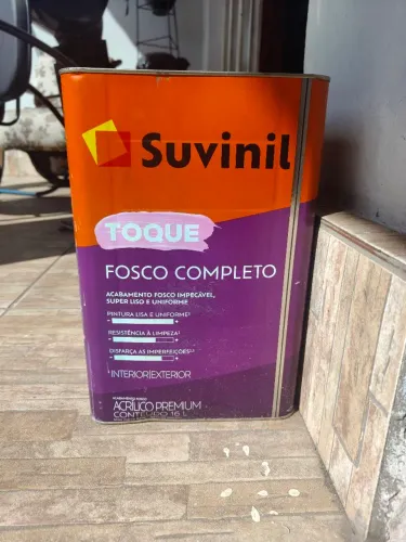 Lata de tinta nova