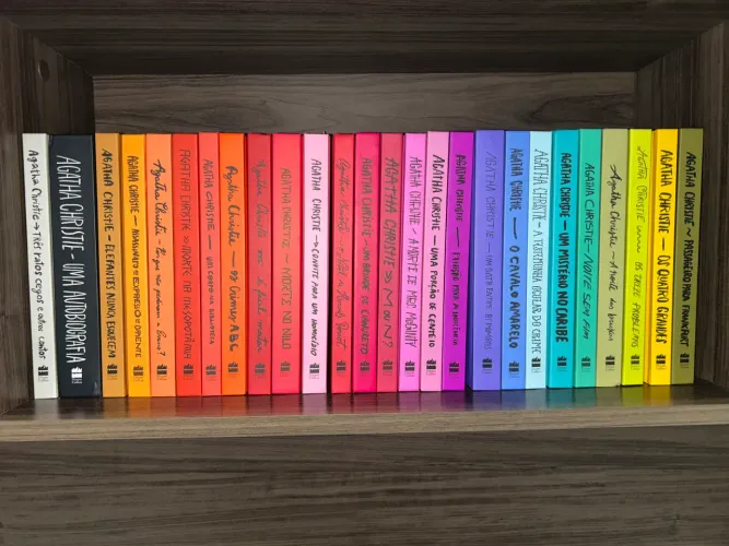 Coleção Arco-íris Agatha Christie completa com 26 livros