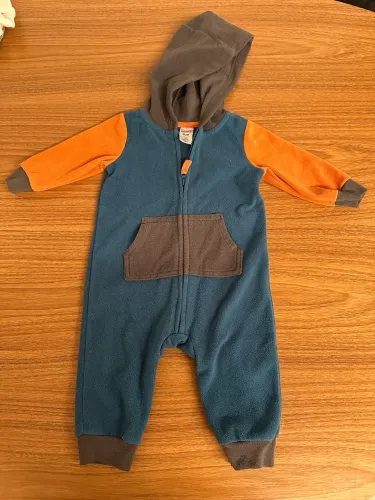 Macacão Carters de frio, tecido em plush fofinho 6 meses 