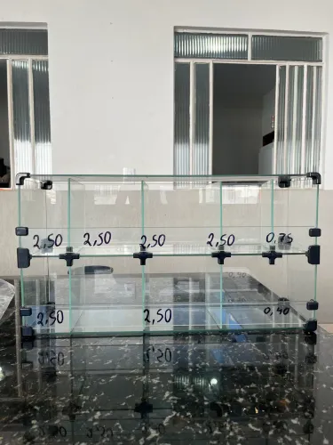 Baleiro expositor de vidro