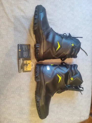 Bota Guartela Fire 8 Alta performance Nova.