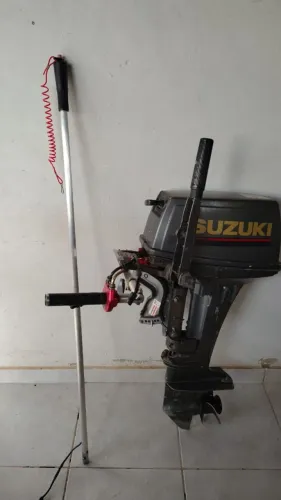 Motor Suzuki 15HP