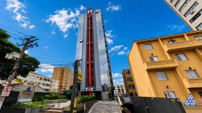 Sala Comercial 45m² Água Fria - Aluguel de R$ 2.100,00 por * R$ 1.900,00 *