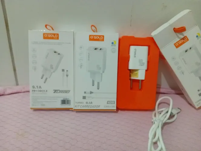 Carregador turbo e Bateria portátil mais informações chama no PV obs: cada um tem um preço