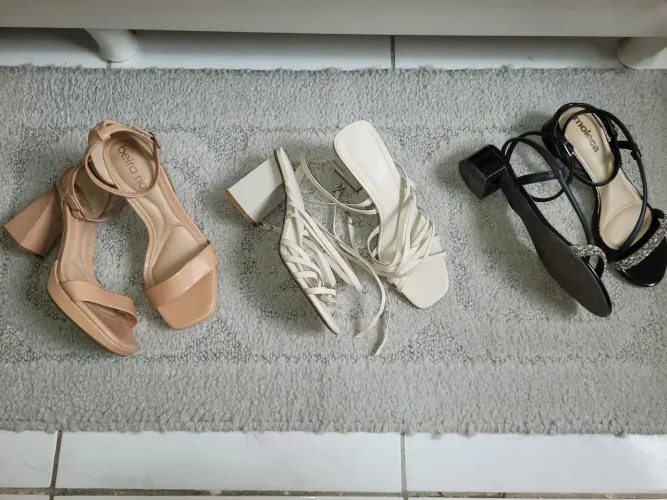Vende-se 3 pares de sandálias usadas!