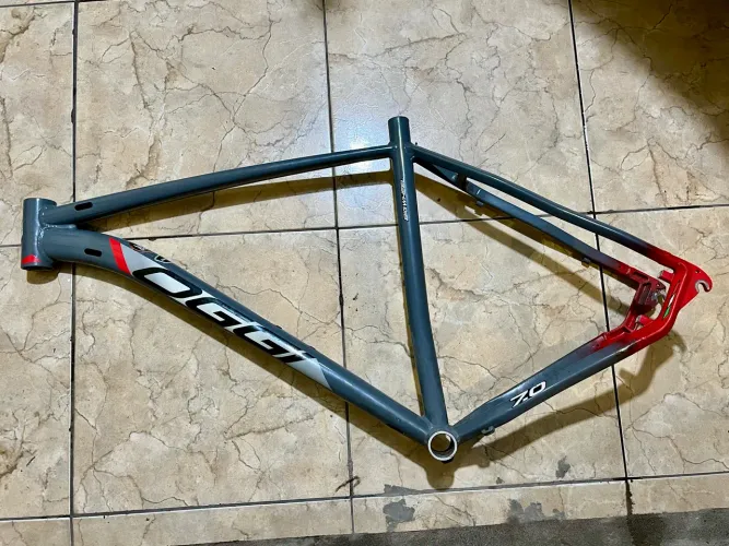 Quadro OGGI 7.0 QUEBRADO TAM 21