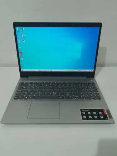 Notebook Lenovo / Com HD de 1TB / 4GB de memória RAM / Windows 10 / Tela de 15.6