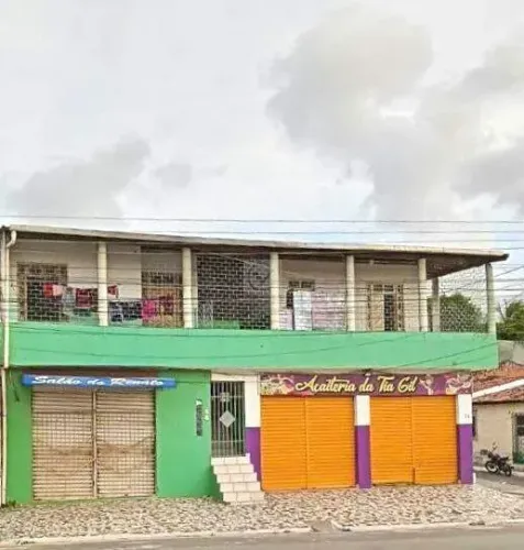 Imóvel bem localizado e com muita visibilidade na avenida Frei Augusto de Santana, do bair