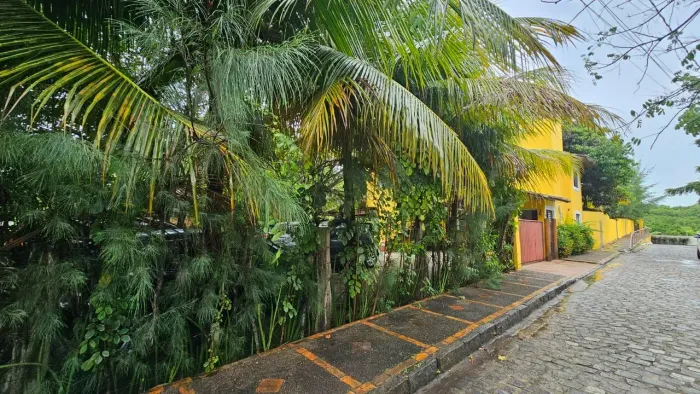 Pousada C/ 13 chalés de 2/4 e um Chalé de 3 Suites C/ 2.400M² Na Praia De Pipa
