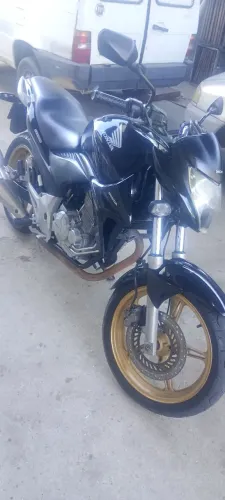 Vendo cb 300r muito conservada