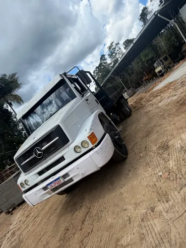 Caminhão Mercedes L 1620