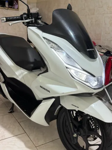 HONDA PCX 2023 branca RJ DUQUE DE CAXIAS