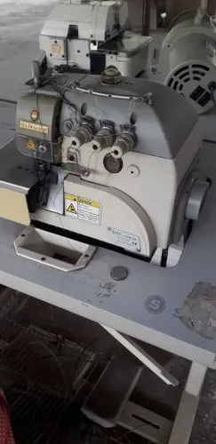 Vende duas máquinas de costura ,uma overlock e uma interlock industrial